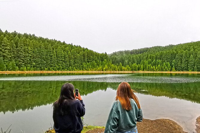 Azores: Shore Excursion Sete Cidades - Blue & Green Twin Crater Lakes - Vista do Rei: The Blue and Green Lakes Moment (and Why It Can Be Weather Sensitive)