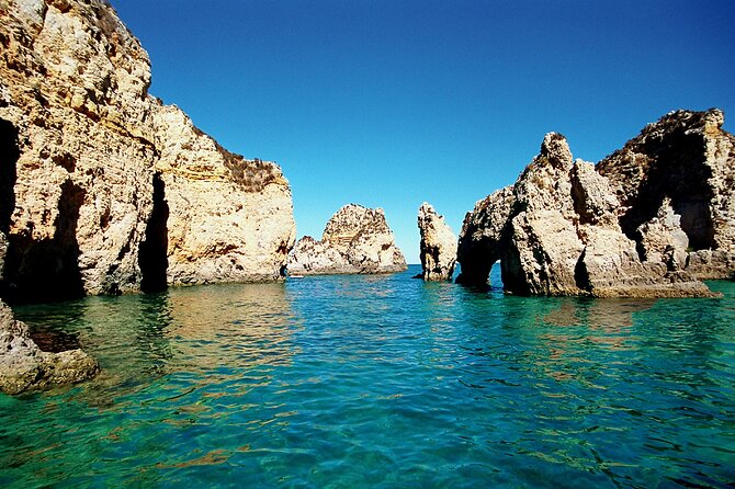 Beautiful coastal drive to the Ponta da Piedade caves in Lagos - A coastal ride that saves you time (and gets you close to the rock)