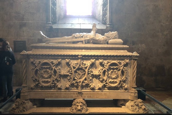 Belem and Jeronimos Monastery Guided Small Group Walking Tour - Who should book this Belém and Jerónimos tour?