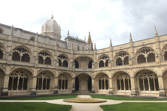 Belém and Jerónimos Monastery Private Walking Tour & Ticket - Manueline architecture tips: what to notice while you walk the grounds
