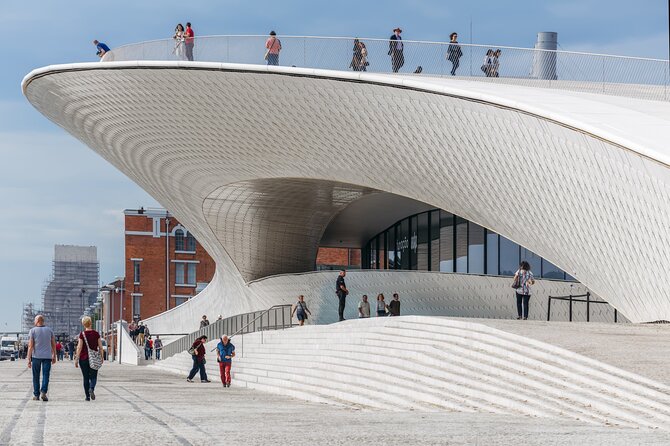Belem Private Day Trip: History, Heritage & Local Tasting - Afonso de Albuquerque Square and the Palacio de Belém View