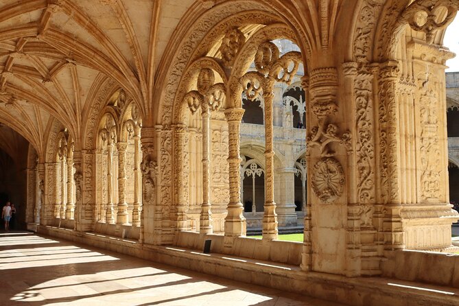 Belém Tour: Jerónimos Cloisters + Pastel Tasting - Padrão dos Descobrimentos Photo Stop and Tagus River Views