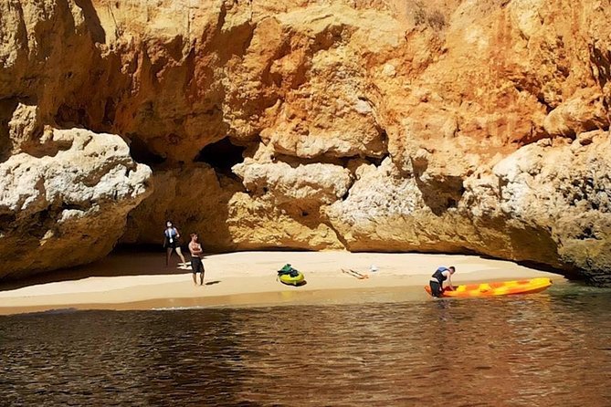 Benagil caves's kayak tour - Logistics at Marinha Beach: parking, stairs, and showing up early