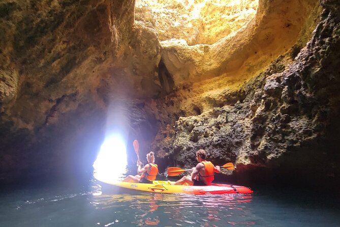 Benagil: Guided tour through the caves and Praia da Marinha - Meeting at Restaurante O Litoral: start strong, stay on time