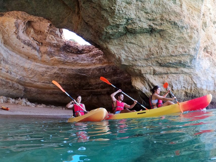 Benagil: Kayaking Adventure in Benagil Caves & Marinha Beach - Where you meet and how early you should arrive on Benagil Beach