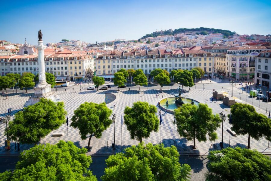 Best of Lisbon Walking Tour: Rossio, Chiado & Alfama - Restauradores and Largo do Carmo: independence and the Carnation Revolution