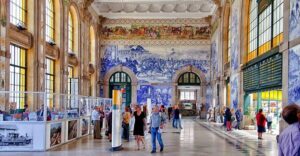 Best of Porto Guided Tour: Cruise & Wine Tasting - Meeting at São Bento and Getting Your Bearings Fast