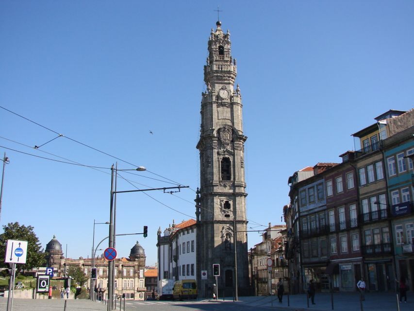 Best of Porto Guided Tour: Cruise & Wine Tasting - Moving to Gaia: Traditional Port Wine Cellar Time