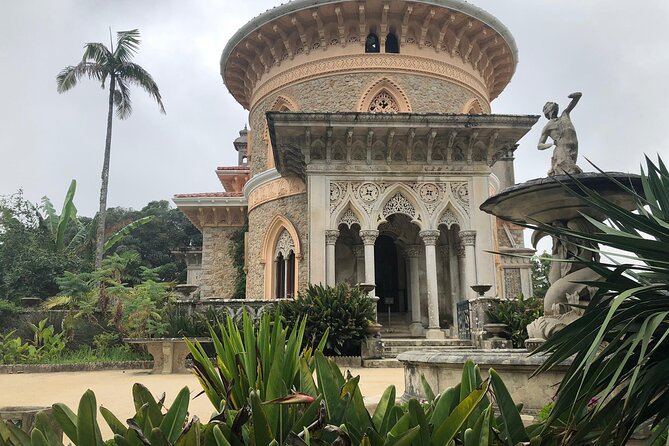 Bestseller Private Tour Sintra-Cascais with Hotel pick up - Praia das Maçãs: Lunch by the Sea and a Seafood-Friendly Break