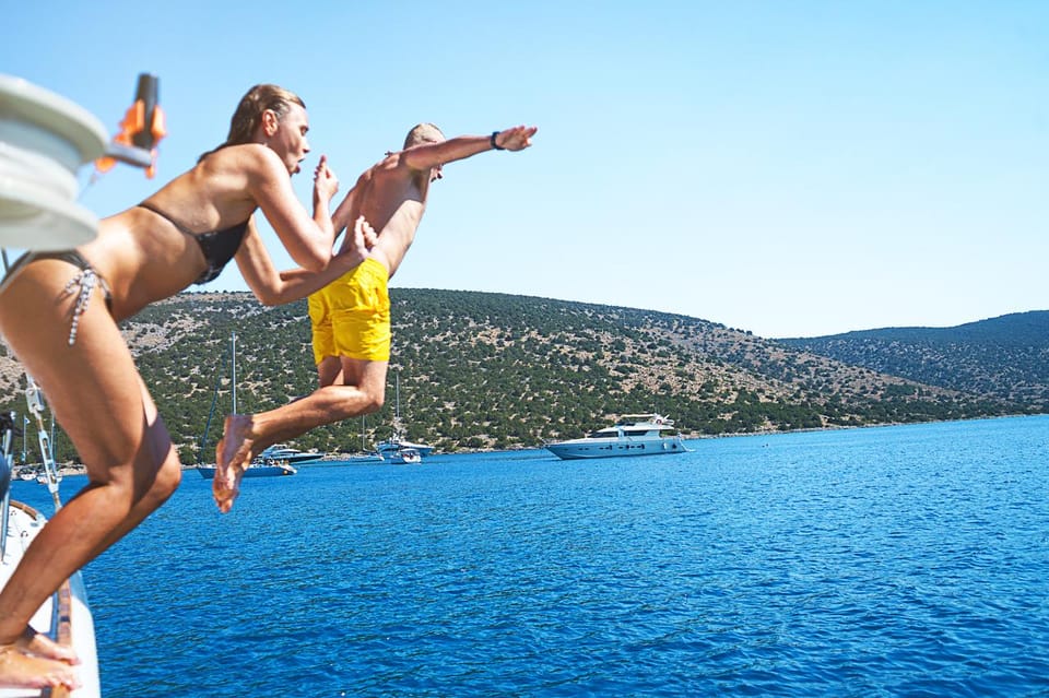 Boat Party to the Beach with Swimming Stops, DJ and Open Bar - Who This Tour Fits Best (and Who Should Skip It)