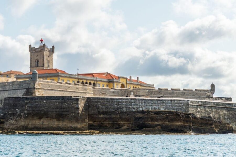 Boat tour: charming Cascais Coast to Lisbon lighthouse - The Tagus River Stretch and the Red Bridge Moment