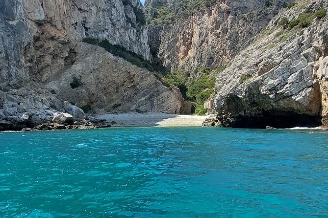 Boat Trip to Secret Bays and Beaches with Snorkeling - Stop 1: Ribeira do Cavalo Beach for Snorkeling at Sea Level
