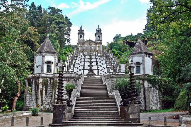 Braga and Guimarães Small-Group Tour with Lunch from Porto - Lunch in Campo de São Mamede: what’s included