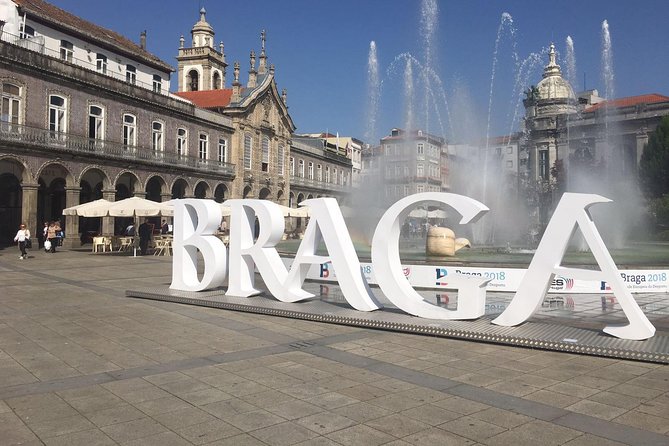 Braga and Guimarães Small-Group Tour with Lunch from Porto - Walking Braga’s center and Sé de Braga’s steps