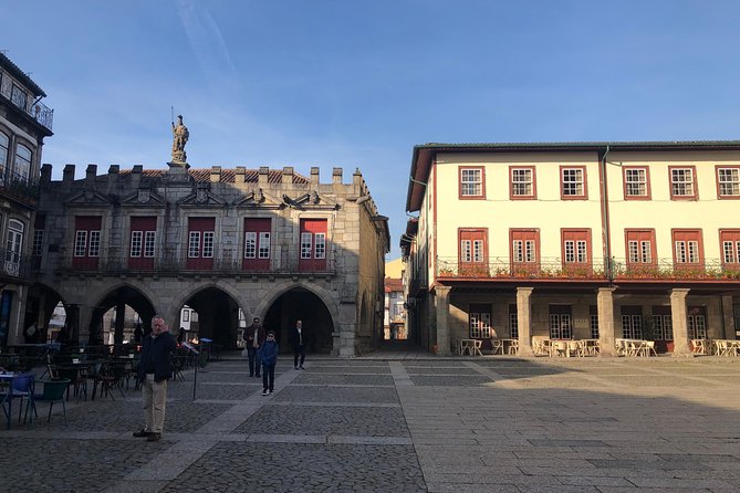 Braga & Guimarães Small Group Tour: Lunch & All Tickets Included - Lunch at Diana Restaurant: Vinho Verde Break, Not a Sorry Sandwich