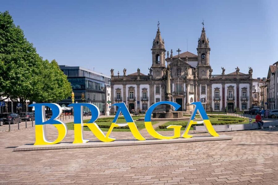 Braga: Private & Flexible Walking Tour in Historic Center - Walking Braga your way, with audio that tells you when to look up
