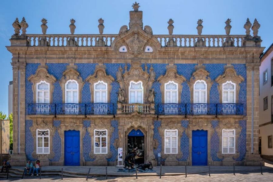 Braga: Private & Flexible Walking Tour in Historic Center - Rua da Violinha: your first taste of narrow-street Braga