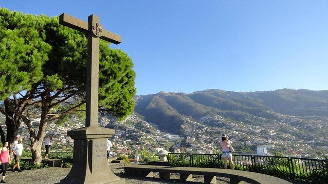 CABO GIRÃO (Half Day tour/3h) / Private Classic Car (4L). - Why this Madeira half-day tour fits even tight schedules
