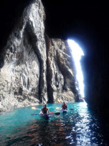 Calheta Kayak Tour - The guide’s job: teaching paddling skills while staying alert to rocks