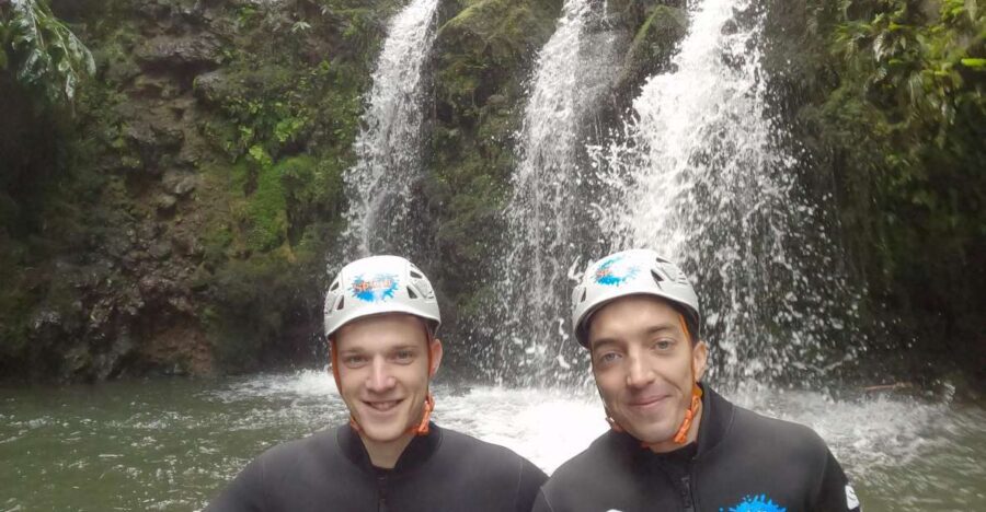Canyoning in Ribeira dos Caldeirões - Getting to Ribeira dos Caldeirões and meeting the SPLASH team