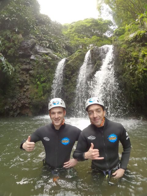 Canyoning in Ribeira dos Caldeirões - Slides, tobogãs, and jumps: the fun moments that come in waves