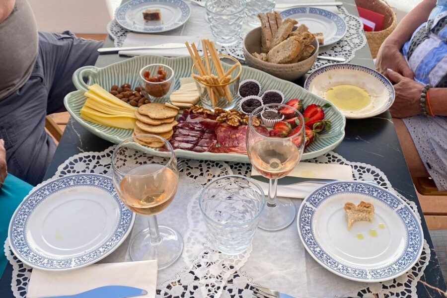 Carvoeiro/Portimão/Alvor: Wine Tour w/ Tasting, Tapas, Music - Optional Pickup and Drop-Off: How Transport Changes the Experience
