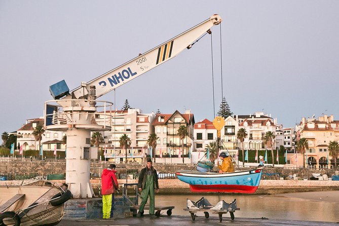 Cascais: Glamour and Decay by The Lisbon Coastline - Private Tour - Fortaleza de Nossa Senhora da Luz: defense meets contemporary art