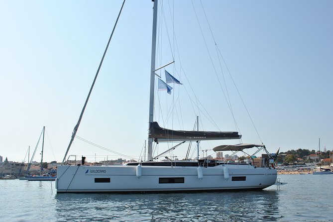 Cascais Private Luxury Sunset 2h Cruise with a drink - Comfort and privacy: where you’ll spend your attention