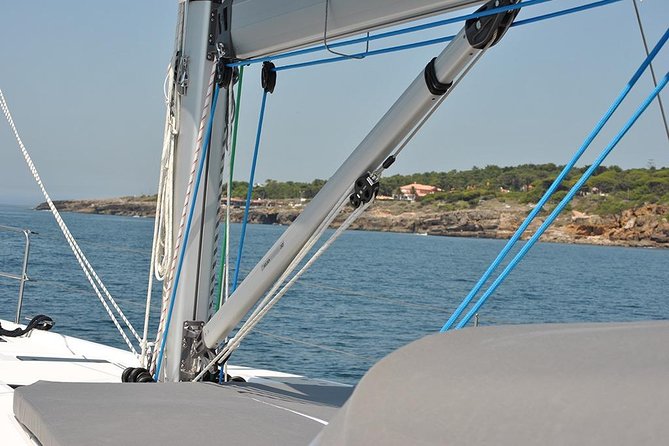 Cascais Private Sailing Cruise with a drink - Half day/full day - Praia da Conceição and Estoril: the coast goes from dramatic to easygoing