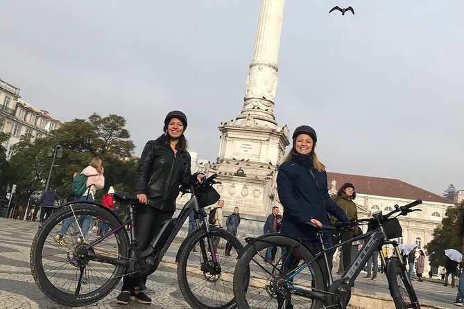 Central Lisbon E-Bike Tour - E-bikes, helmets, and ride feel on Lisbon’s slopes