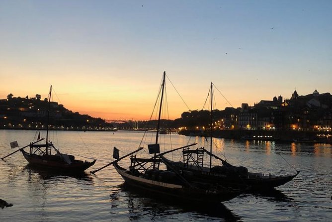 City Walking Tour & Port Wine Cellar - The best Porto perspective stop