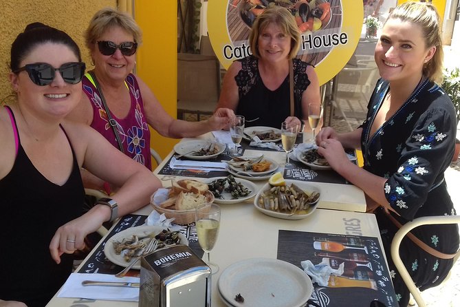 Classic Food Tour - Lagos - Drinks included at every stop: fun, but plan your pace