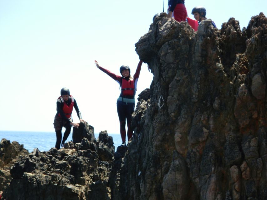 Coasteering Algarve: Cliff Jump, Swim & Climb in Sagres - Packing list for Sagres coasteering (what you’ll use, not what you’ll ignore)