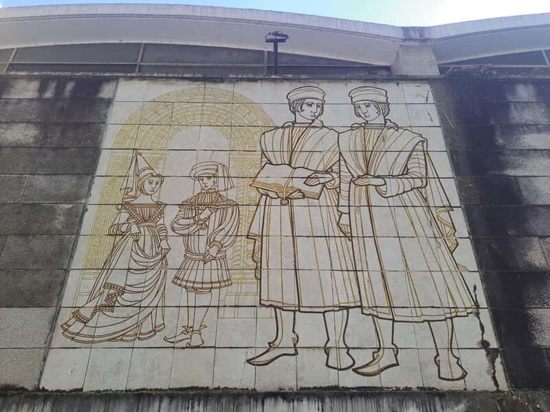 Coimbra: Adventure, Discovery & Learning with a Local - University of Coimbra: Academic Republics and the student pulse