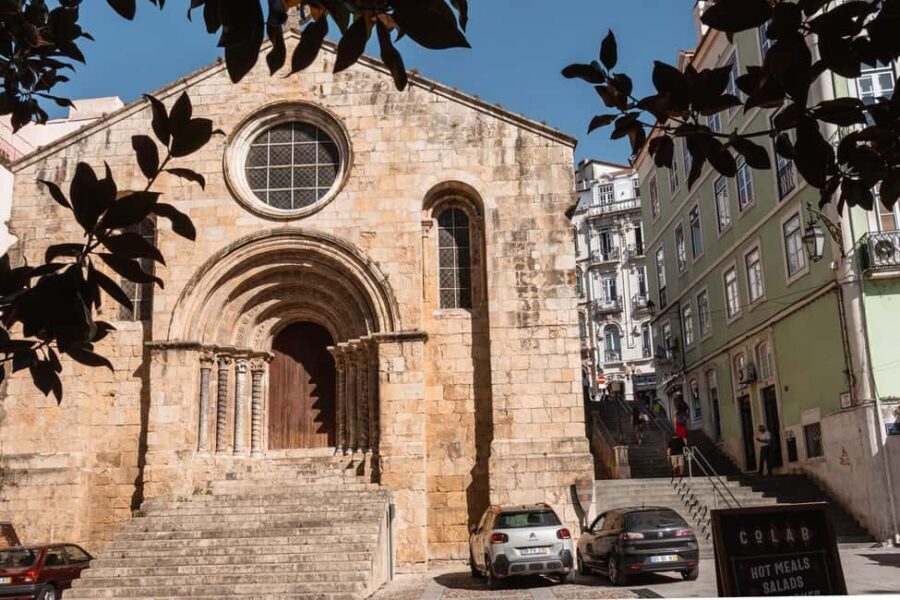 Coimbra: Private & Flexible Walking Tour in Historic Center - Praça 8 de Maio and Santa Cruz Monastery: the big finale before the river