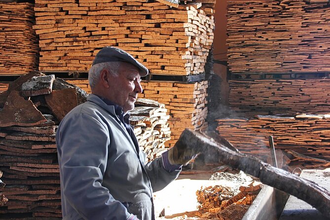 Cork Factory Tour & Cork Shop - What you learn at the Eco-Cork factory: from bark to graded cork