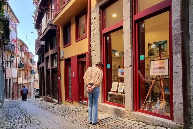 Create Watercolour With Hugo do Lago in Porto - Entering Lago Artes in Porto’s Sé Cathedral Streets