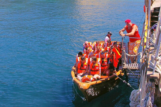 Cruise 2, Benagil - Morning - Caves 11:30H - 14:00H - On-board experience: WiFi, restroom, and the pirate-fun volume