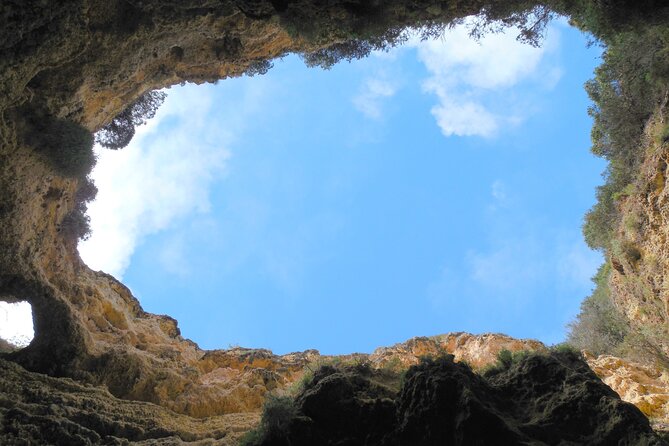 Cruise 3, Benagil - Afternoon - Caves 14:30H - 17:00H - Crew, On-Board Comfort, and the Pirate-Ship Details That Matter