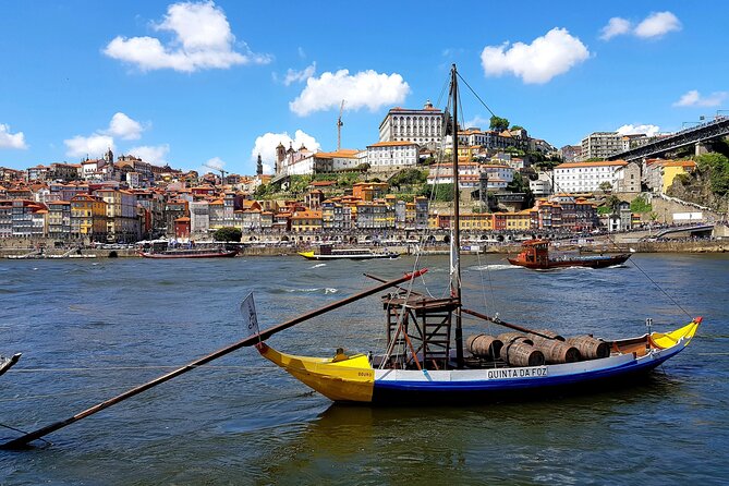 Cruise Shore Excursion - Private Tuk Tuk Tour to the Historic Center - The granite tower and the garden details: what to notice fast