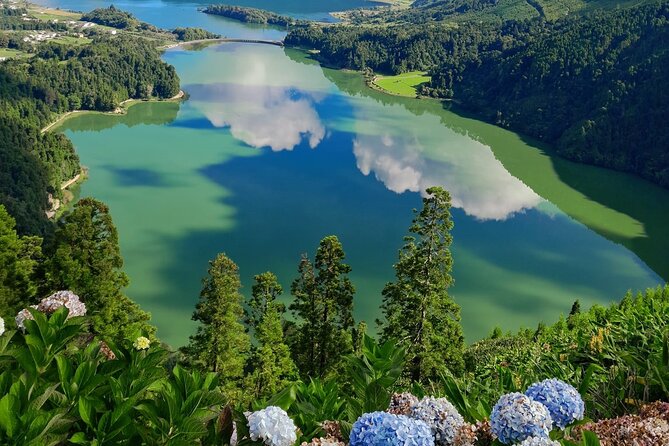 Cruise Travellers : Furnas Volcano & Terra Nostra Thermal Pool - Miradouro de Santa Iria: the viewpoint stop that makes the whole day click