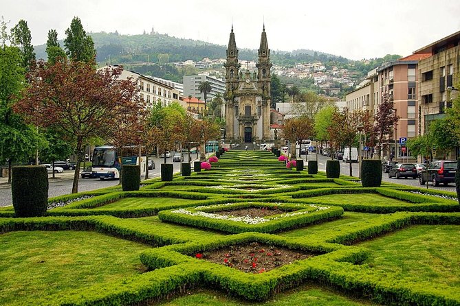 Cultural Route - Braga & Guimarães - from Porto - Hotel pickup and a comfortable van: the boring part done right