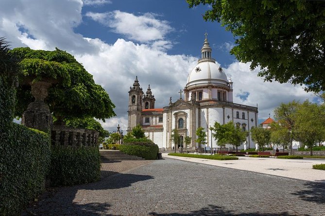 Day Trip Braga and Guimarães from Porto - Braga to Guimarães After Lunch: what changes on the UNESCO streets