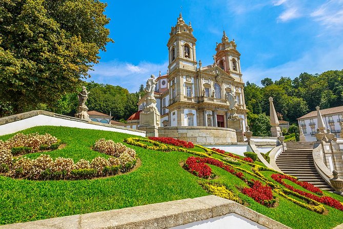 Day Trip Braga and Guimarães from Porto - Guimarães Castle and the Dukes of Bragança area