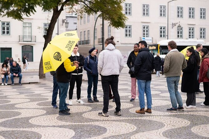 Discover Lisbon's Alfama: Secrets of the Old Town - Igreja de S Domingos: stepping inside the church stories