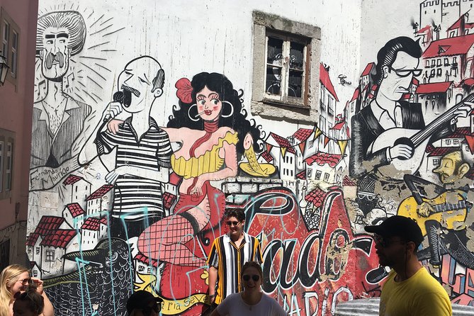 Discover Lisbon's Alfama: Secrets of the Old Town - Where you end: Lisbon Cathedral area for an easy lunch plan
