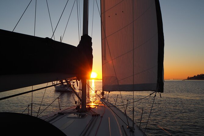 Douro Sunset Sailboat Experience in Porto - Boarding at Marina da Afurada: Location and First Impressions