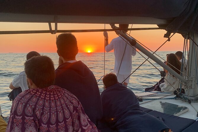 Douro Sunset Sailboat Experience in Porto - Boat Comfort: Two Bathrooms and a Setup Built for Relaxing