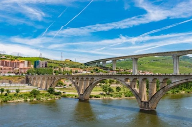 Douro Valley and Régua Panoramic Cruise with Lunch from Porto - Why This Porto to Régua Route Feels Effortless