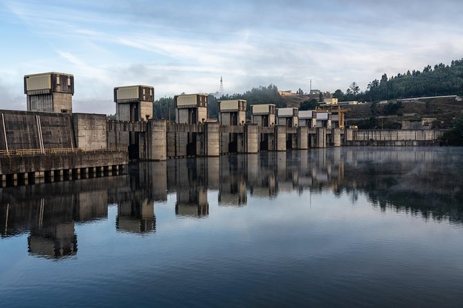 Douro Valley Cruise Porto to Pinhão: Breakfast, Lunch and Tasting - The Douro Dams and those long stretches of scenery (including locks)